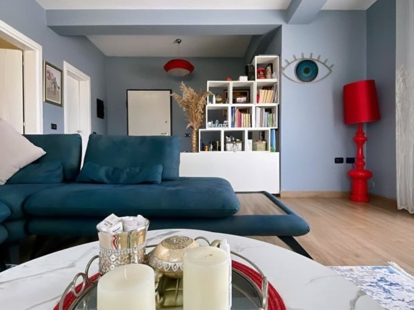 Tirane, shitet apartament 2+1 Kati 8, 100 m² 210.000 € (Myslym Shyri)