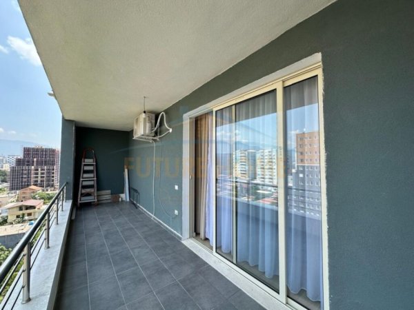Tirane, jepet me qera apartament 2+1 Kati 8, 105 m² 550 € (Fusha e Aviacionit)