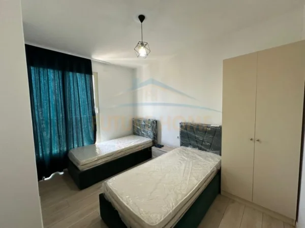 Tirane, jepet me qera apartament 2+1 Kati 8, 105 m² 550 € (Fusha e Aviacionit)