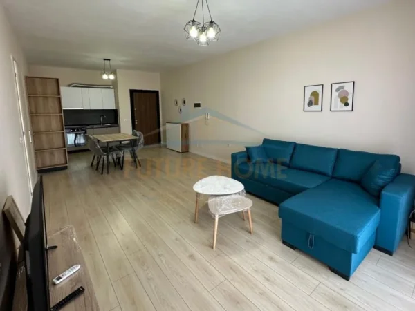 Tirane, jepet me qera apartament 2+1 Kati 8, 105 m² 550 € (Fusha e Aviacionit)