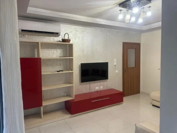 Tirane, jepet me qera apartament 2+1 Kati 3, 105 m² 500 € (Rruga 5 Maji)