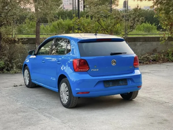 Tirane, shes makine VW POLO Nafte, blu manuale Klima 153.000 km 6.390 €
