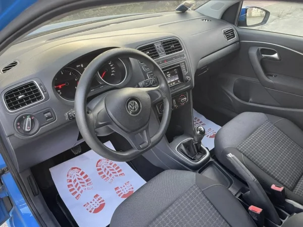 Tirane, shes makine VW POLO Nafte, blu manuale Klima 153.000 km 6.390 €