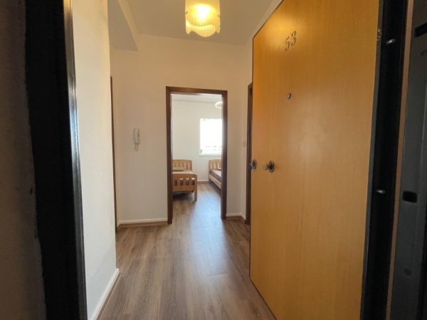 Tirane, jepet me qera apartament 3+1 Kati 8, 140 m² 600 € (Bulevardi Zhan D&#039;ark)