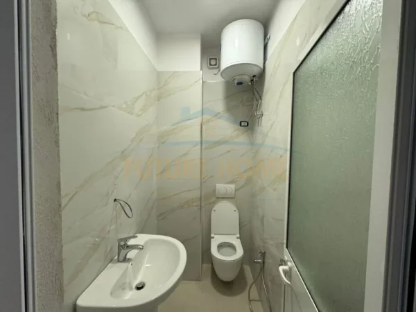 Tirane, jepet me qera  Ambient biznesi Open Space  Kati 1, 116 m² 1.200 € (Rruga E Kavajes)