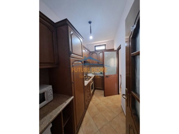 Tirane, jepet me qera apartament 2+1 Kati 2, 80 m² 600 € (Sheshi Skenderbej)