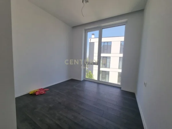 Tirane, jepet me qera apartament 2+1+Aneks+Ballkon Kati 2, 116 m² 880 € (Forest Residence , te rrethrrotullimi saukut Tirana, Albania)