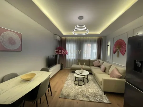 Tirane, jepet me qera apartament 2+1+Aneks+Ballkon Kati 2, 100 m² 800 € (Komuna e Parisit, Kristal Center, Tirane Tirana, Albania)