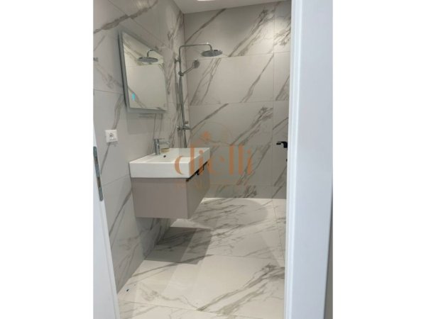 Tirane, jepet me qera apartament 2+1+Aneks+Ballkon Kati 3, 124 m² 1.300 € (Lake View Residence)
