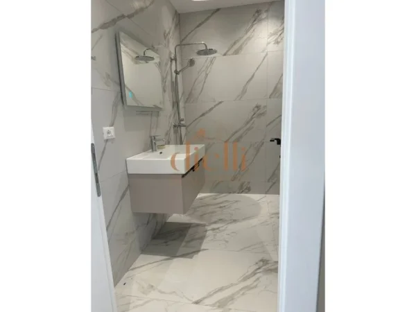 Tirane, jepet me qera apartament 2+1+Aneks+Ballkon Kati 3, 124 m² 1.300 € (Lake View Residence)
