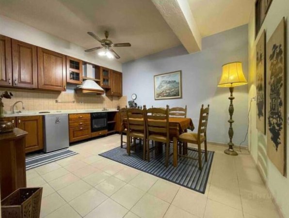 Tirane, jepet me qera apartament 1+1 Kati 3, 87 m² 570 € (BULEVARDI I PARE)