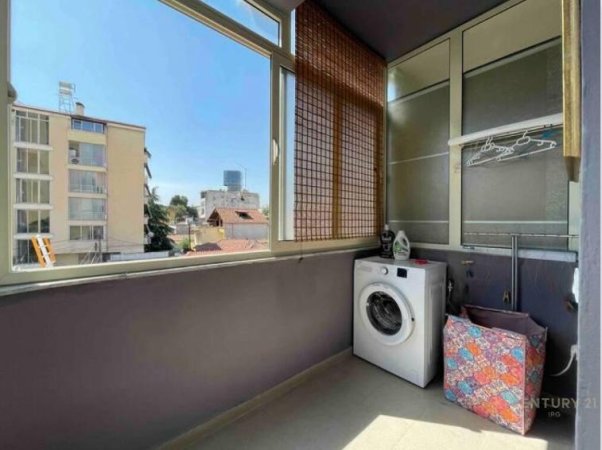 Tirane, jepet me qera apartament 1+1 Kati 3, 87 m² 570 € (BULEVARDI I PARE)