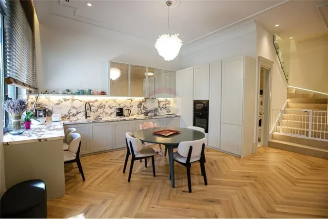Tirane, shitet apartament duplex 3+1 Kati 2, 187 m² 480.000 € (Duplex ne shitje tek Kodra e Diellit!)