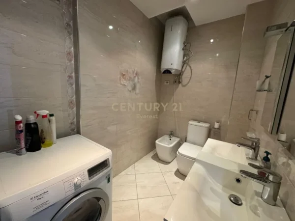 Tirane, shitet 2+1 Kati 6, 126 m² 160.000 € (casa italia)