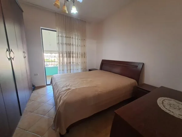 Tirane, jepet me qera apartament 2+1+Ballkon Kati 5, 80 m² 600 € (9 kateshet, prane prokurorise)