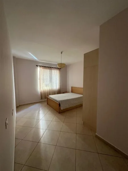 Tirane, jepet me qera apartament 1+1+Ballkon Kati 1, 60 m² 450 € (Kopshti Zoologjik)