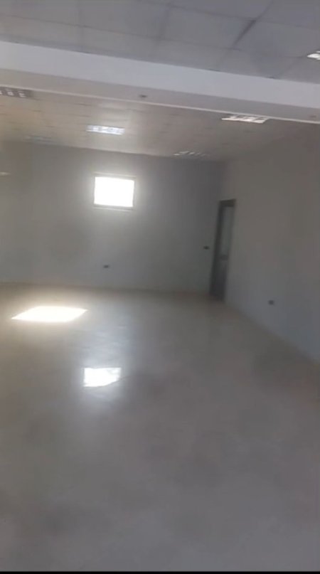 Tirane, jepet me qera ambjent biznesi Kati 0, 200 m² 600 € (AUTOSTRADA TIRANE DURRES)