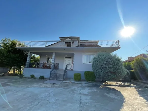 Tirane, shitet shtepi 2 Katshe Kati 2, 2.650 m² 395.000 € (Vorë, Shqipëria)