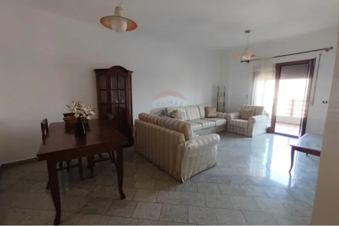 Tirane, jepet me qera apartament 2+1 Kati 7, 106 m² 650 € (21 Dhjetori)