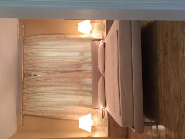 Kavaje, jap me qera Vile ne plazh  (Qerret)