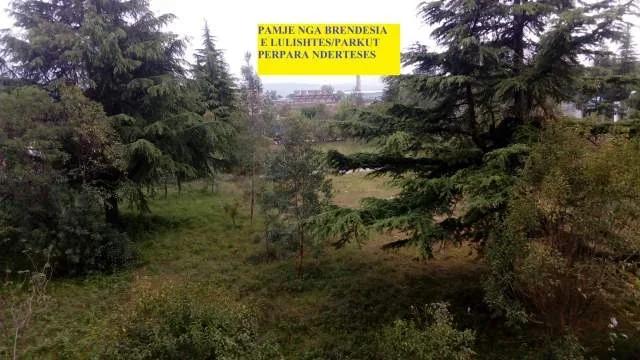 Elbasan,Shitet Ndërtesë 5-Katëshe,Sip.Truall+Lulishte 7000 m², sip. ndërtuar  2'550m², Cmimi 2-milionë euro, përshtatshme për shkolle, spital, institucione, konvikt,hotel etj, në hyrje të ish-Kombinatin Metalurgjik/ e ndërtesës Njësisë Administrative Bradashesh, 300m nga rrethrrotullimi Bradasheshit