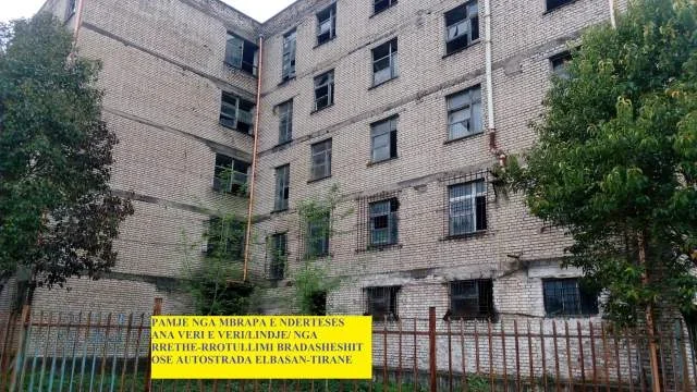 Elbasan-Bradashes Qera:Ndërtes, 5-Kate, Sip.Truall/Lulishte 7000m²,Sip.Ndërtim 2'550m² Qera 5'000euro/muaj, në hyrje Komb. Metalurgjik /300m nga rrethe rrotullimi Bradasheshit