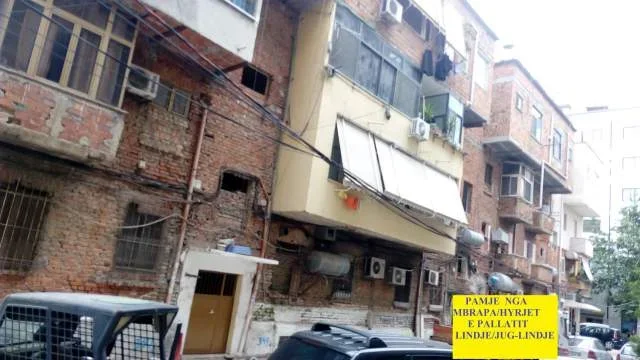 Tirane, Shitet Apartament/në katin  ±1, bodrum, tip  2+1,Sip.64 m², Cmimi 95'000 euro, Rr.'Dibrës", nga Medreseja/Klinika Ortodokse deri te Farmaci Nr.10/ kryqëzimi i QSUT-se Unaza.