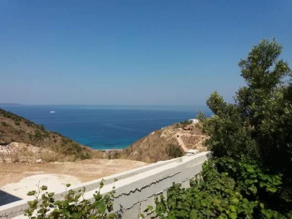 Sarande, jap me qera apartament 1+1 Kati 1, 50 m² 3.500 Leke te reja /nata (Plazhi i Pasqyrave)