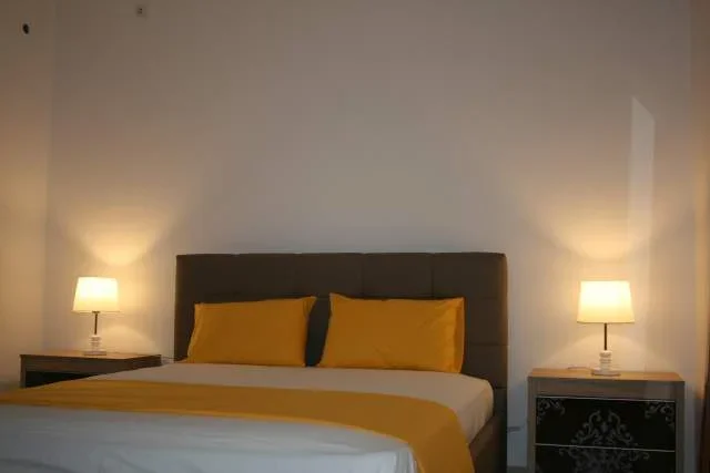 Sarande, jap me qera apartament Kati 2,, 50 m²,, 4.000 L