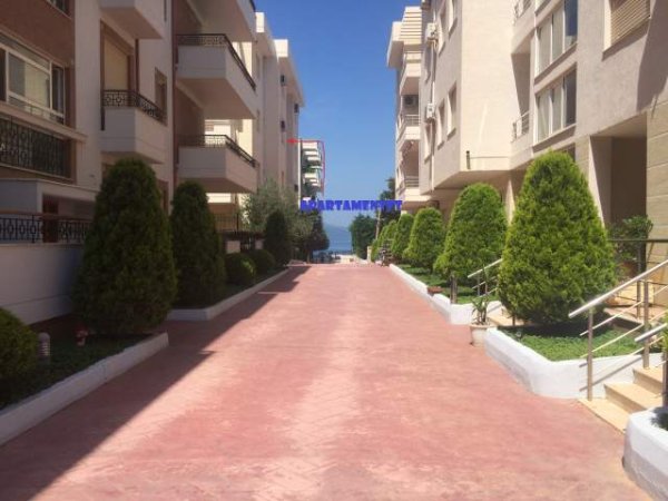 Vlore, jap me qera apartament 1+1 Kati 3, 50 m² 30 Euro/nata (zone rezidenciale tek KALAJA, perballe hotel "Liro)