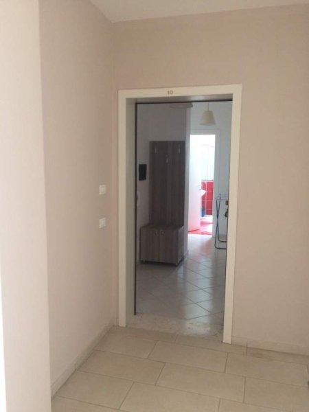 Vlore, jap me qera apartament 1+1 Kati 3, 50 m² 30 Euro/nata (zone rezidenciale tek KALAJA, perballe hotel "Liro)