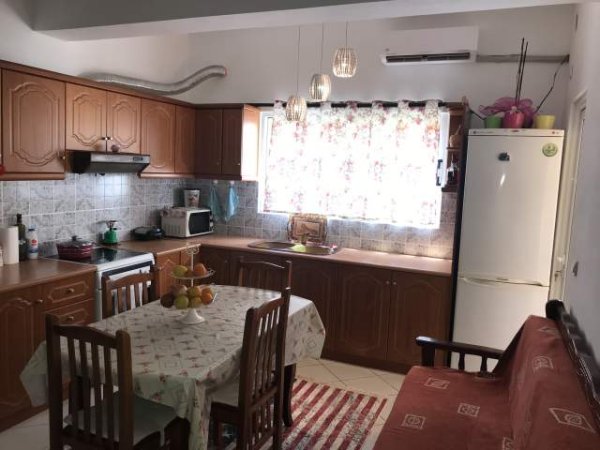 Sarande, jap me qera apartament ne plazh Kati 3, 90 m² 40 Euro (Mitat hoxha)