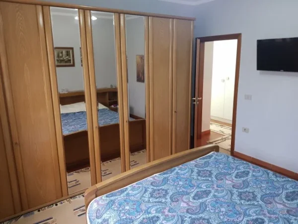 Jepet me qera apartament 2+1+A+BLK Kati 3, 100 m² 700 Euro (Blv. Bajram Curri 296, Berryli)