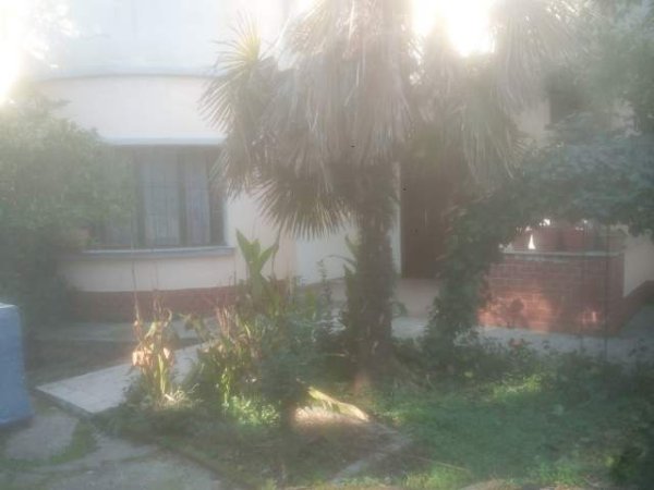 Tirane,Laprake, jap me qera shtepi private 2+1+A+BLK 90 m² , mobiluar, 500 € (Sheshi "Shqiponja", prane AMC, Laprake)