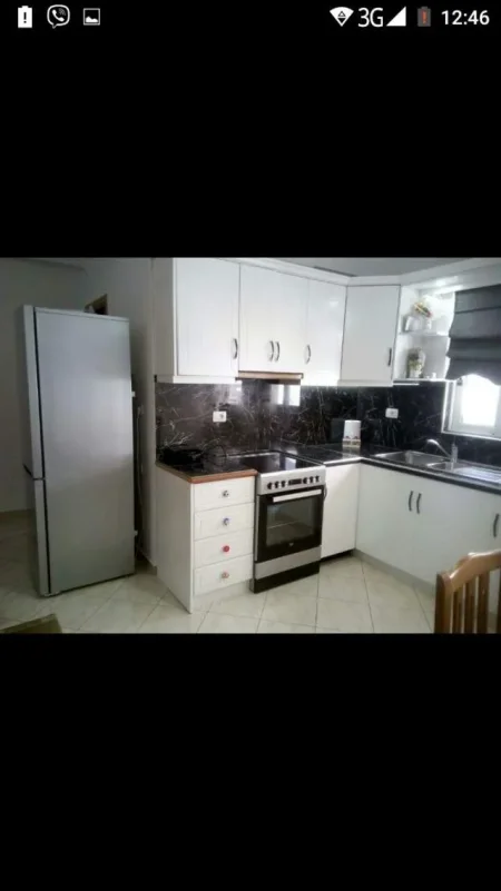 Sarande, jap me qera apartament ne plazh Kati 5, 100 m² 60 Euro (lagjia nr 1, rruga Onhezmi)