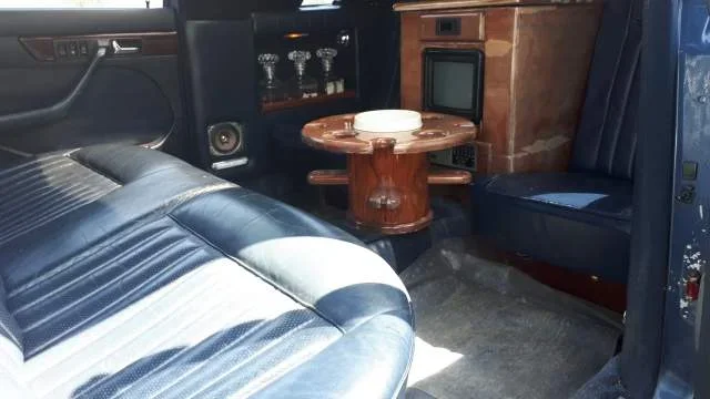 Struge, Shes limo limuzina mercedes 560 sel