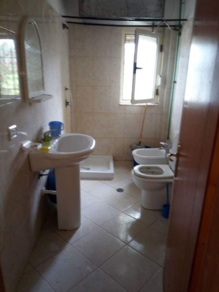 Durres, jap me qera apartament 2+1 Kati 1, 67 m² 20 Euro (Mali i Robit, Golem)
