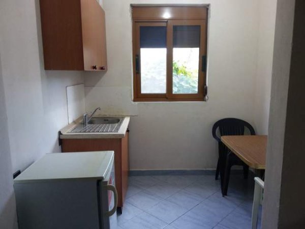 Shqiperi, jap me qera dhome ne plazh 1+1+A+BLK Kati 2, 25 m² 20 Euro (FRANCESKO KRISPI)