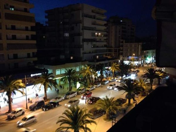 Vlore, jap me qera apartament Kati 5, 140 m² 30 Euro (skele)