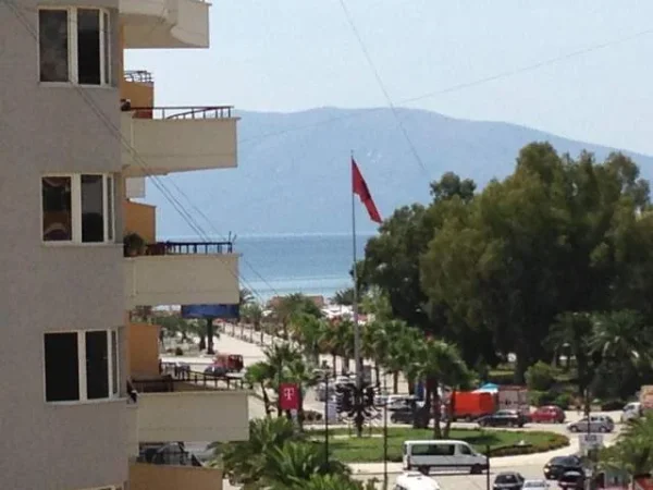 Vlore, jap me qera apartament Kati 5, 140 m² 30 Euro (skele)