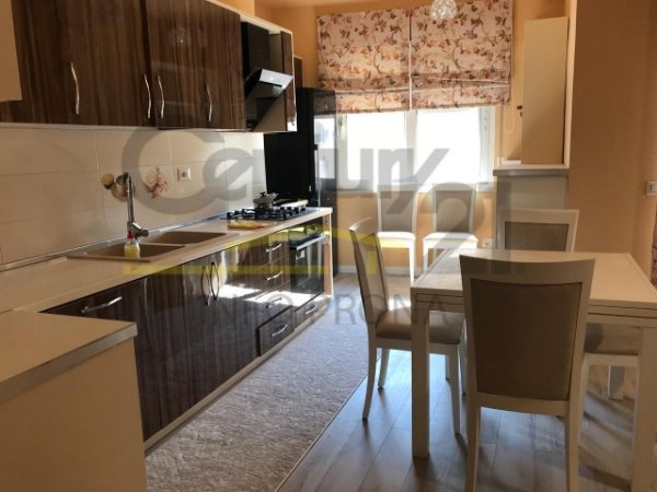 Tirane, shitet apartament Kati 5, 106 m² 70.000 Euro (Unaza e re)