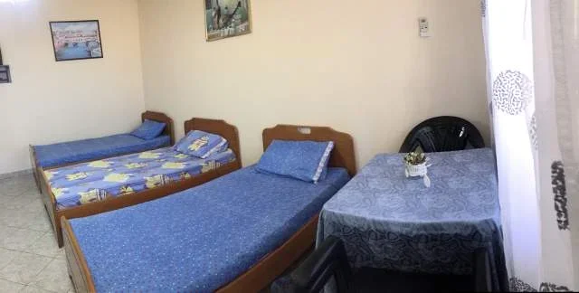 Sarande, Garsonier me qera 2.000 Leke/nata, Ballkon dhe tarrace me pamje nga deti.