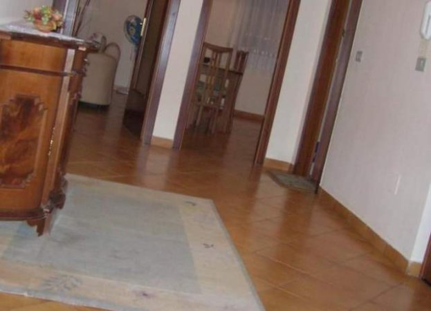 Tirane, jepet me qera apartament 2+1+BLK Kati 6, 110 m² 500 Euro (islam alla)
