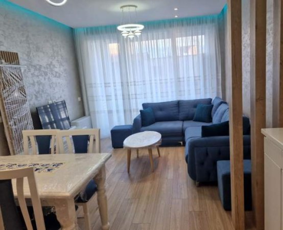 Tirane, jepet me qera apartament 2+1+BLK Kati 1, 95 m² 700 Euro (FIORI DI BOSKO)