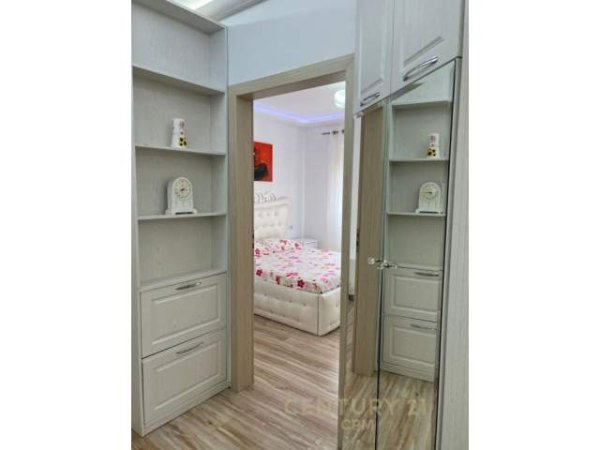 Tirane, jepet me qera apartament 2+1 Kati 3, 75 m² 600 Euro (Komuna Parisit)