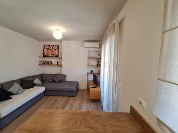 Tirane, jepet me qera apartament 1+1+BLK Kati 9, 61 m² 480 Euro (Rr. Barrikadave)