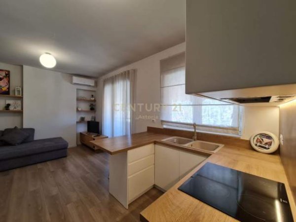 Tirane, jepet me qera apartament 1+1+BLK Kati 9, 61 m² 480 Euro (Rr. Barrikadave)