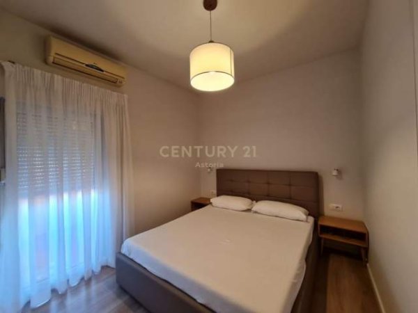 Tirane, jepet me qera apartament 1+1+BLK Kati 9, 61 m² 480 Euro (Rr. Barrikadave)