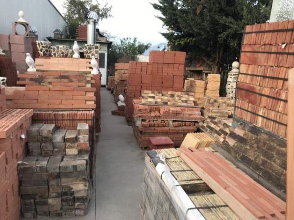 Tirane, shes Oxhaqe,furra,pllaka balte veshje antike, 100 Leke