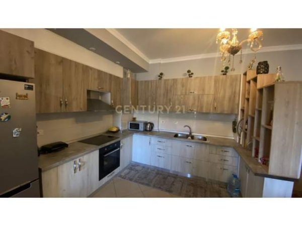 Tirane, jepet me qera apartament 3+1+BLK Kati 7, 114 m² 400 Euro (Kompleksi Golden Park)